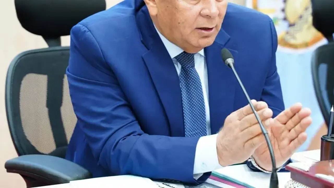 محافظ مطروح يعلن تعطيل الدراسة غدًا الخميس بسبب تقلبات الأحوال الجوية